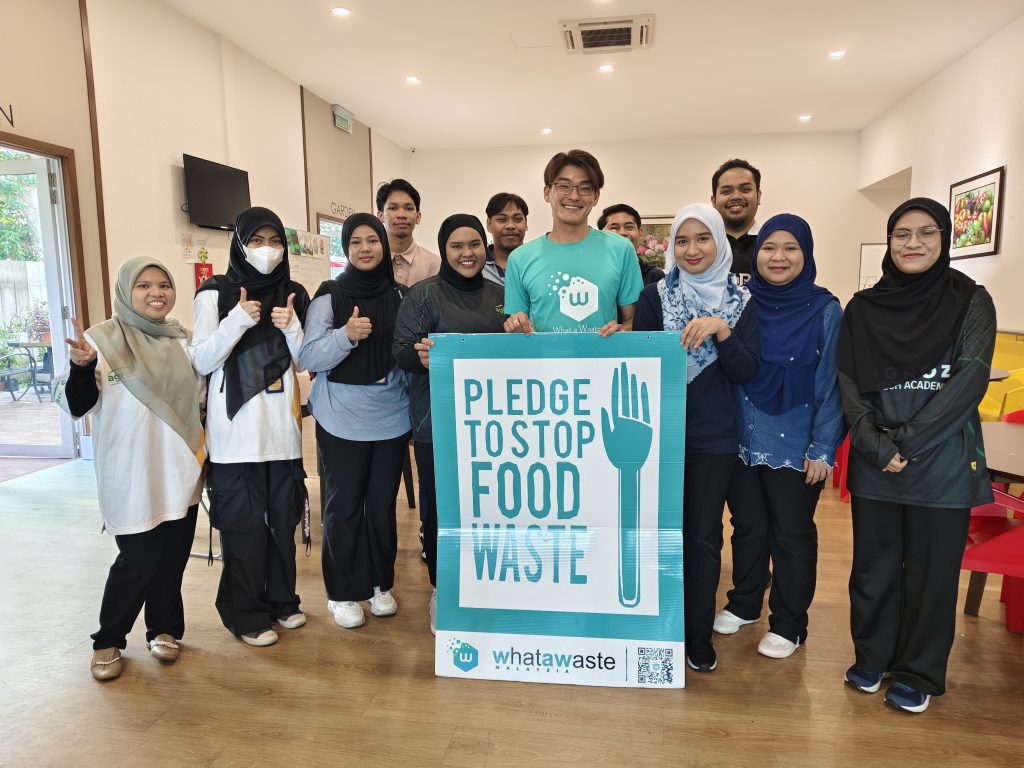 filter: 0; fileterIntensity: 0.0; filterMask: 0; captureOrientation: 0;
algolist: 0;
multi-frame: 1;
brp_mask:8;
brp_del_th:0.0016,0.0000;
brp_del_sen:0.1000,0.1000;
motionR: 0;
delta:null;
module: photo;hw-remosaic: false;touch: (-1.0, -1.0);sceneMode: 3145728;cct_value: 0;AI_Scene: (0, 0);aec_lux: 256.13962;aec_lux_index: 0;albedo: ;confidence: ;motionLevel: 0;weatherinfo: null;temperature: 33;